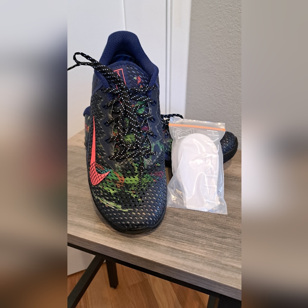 Mens Nike Metcon 6 "I AM NOT A Robot" shoe